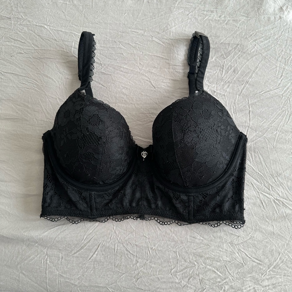 Black Victoria's Secret bra